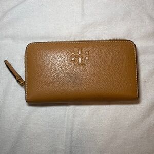 Tan Tory Burch wallet